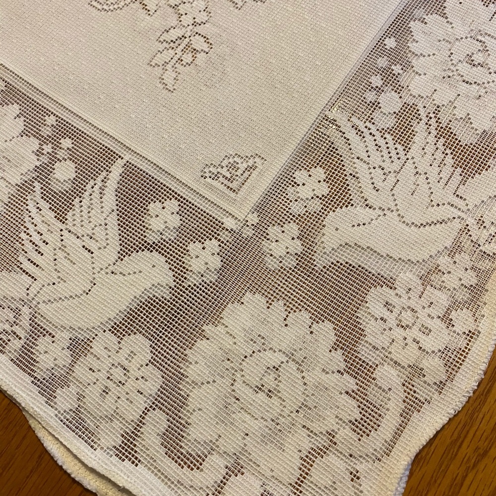 White Polyester Lace Rectangular Tablecloth - Picture 3 of 7
